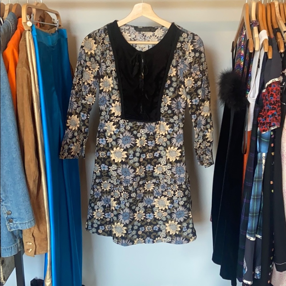 70s vibes mini long sleeve blue floral dress
